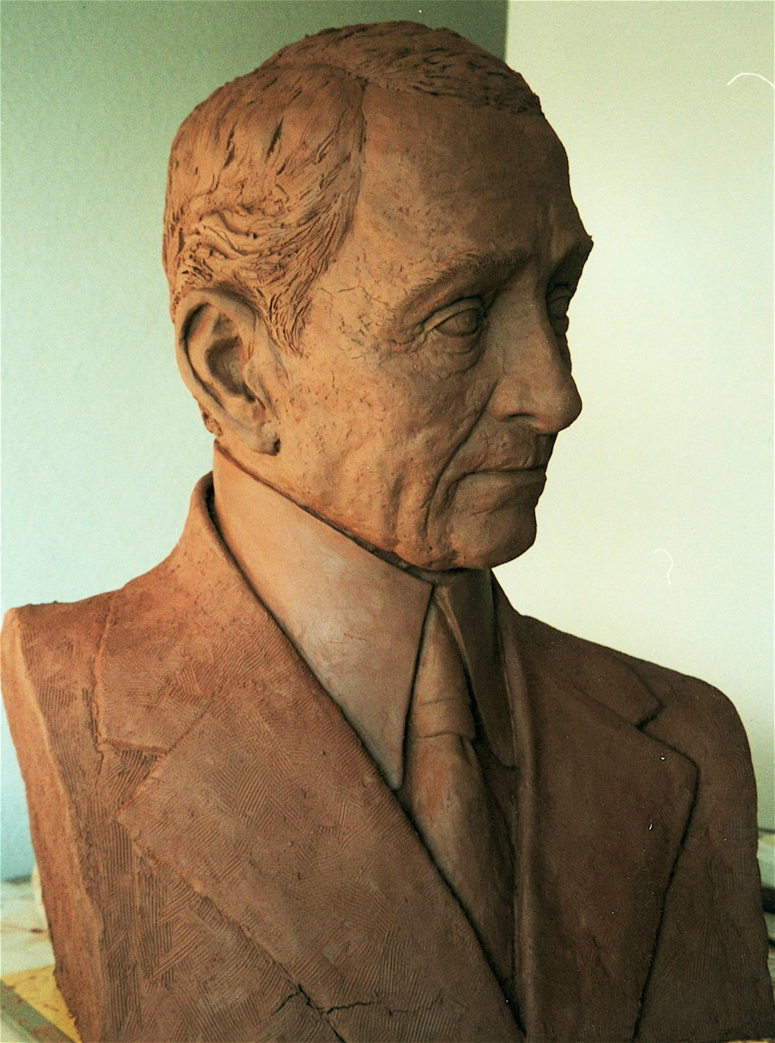 Monumento a José del Perojo y Figueras, escultura de Facundo Fierro en Las Palmas de Gran Canaria